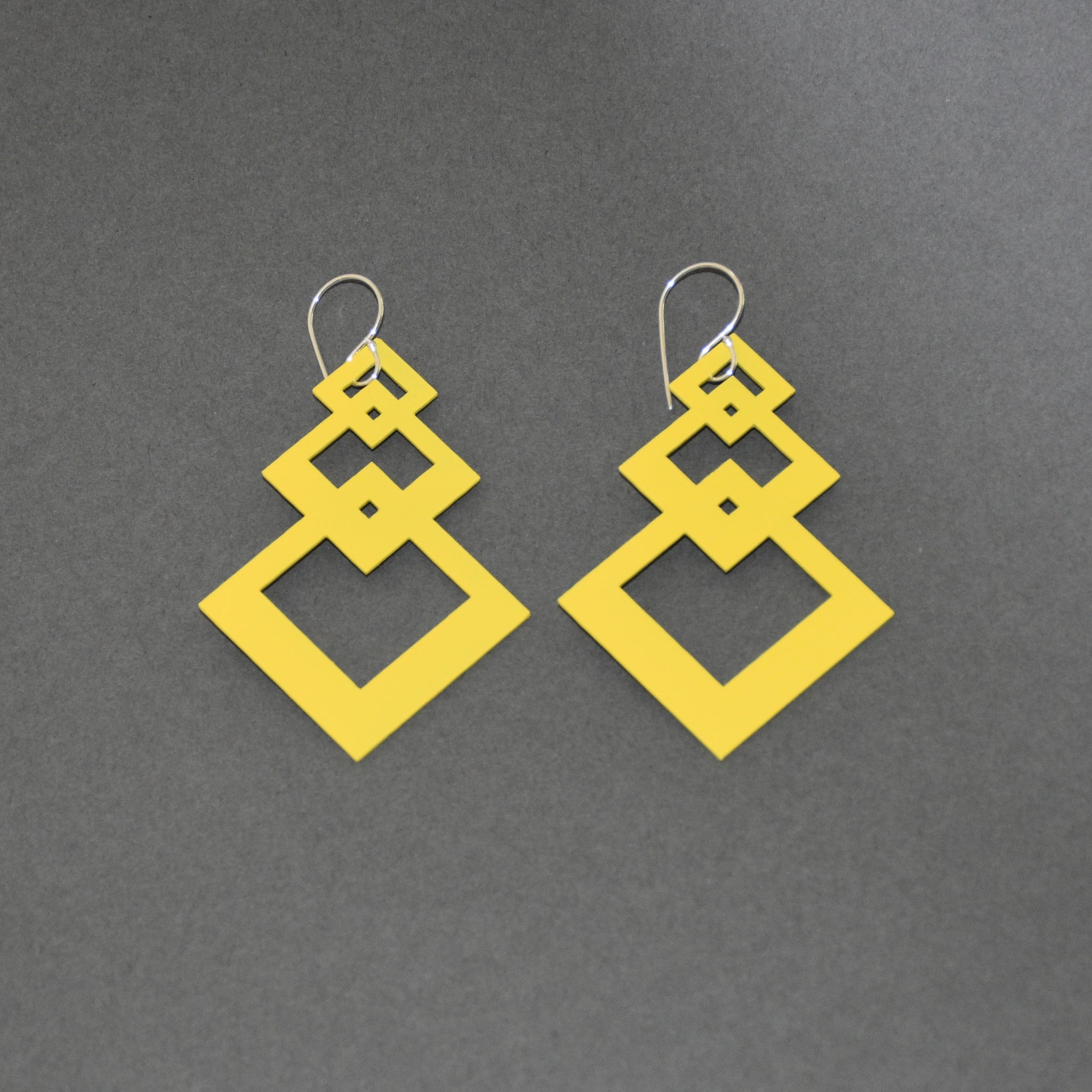 Interlocking Square Earrings - Yellow