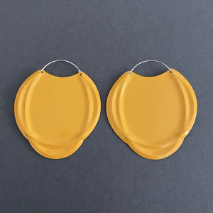 Pressed Overlapped Scallop Hoops - Large, School Bus Yellow